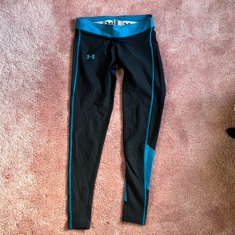 Under armour compression leggings, small